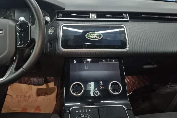 Used Land Rover Range Velar 2018 P250 S Audio And AC Panel