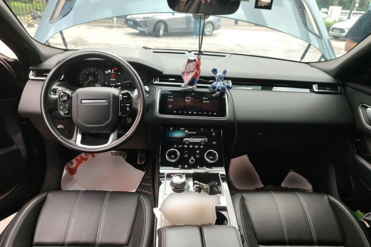 Used Land Rover Range Velar 2018 P250 S Center Console