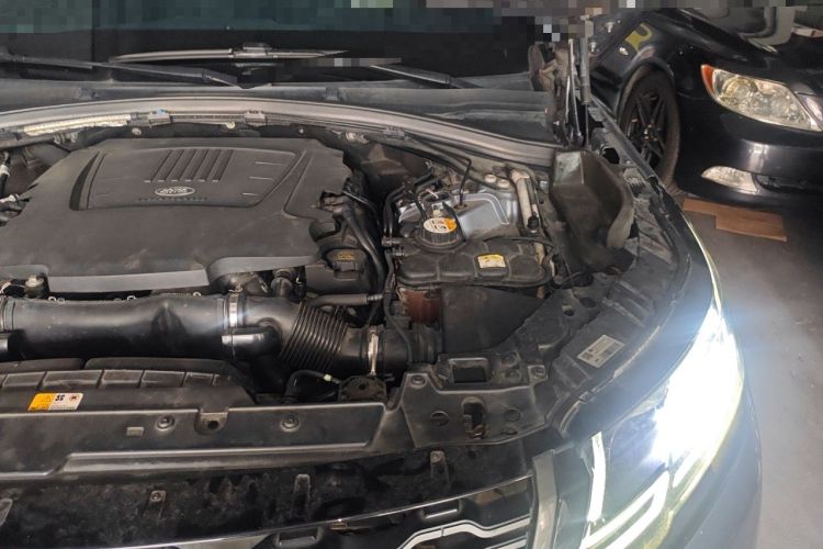 Used Land Rover Range Velar 2018 P380 R-DYNAMIC S Engine Bay Left