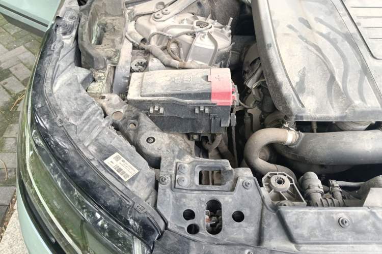 Used Land Rover Range Velar 2018 P300 S Engine Bay Right
