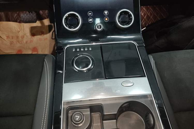 Used Land Rover Range Velar 2018 P250 S Gear Lever