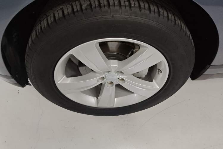 Used Land Rover Range Velar 2018 P250 S Left Front Wheel Hub