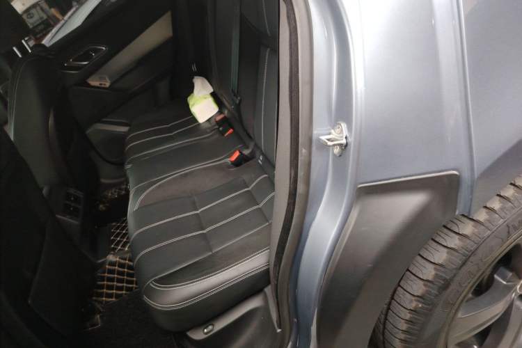 Used Land Rover Range Velar 2018 P250 S Left Rear Seat