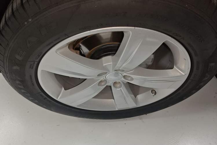 Used Land Rover Range Velar 2018 P250 S Right Rear Wheel Hub