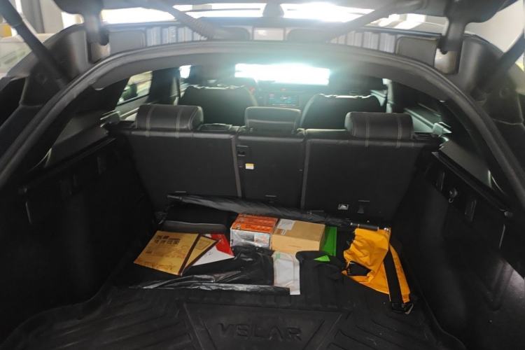 Used Land Rover Range Velar 2018 P380 R-DYNAMIC S Trunk