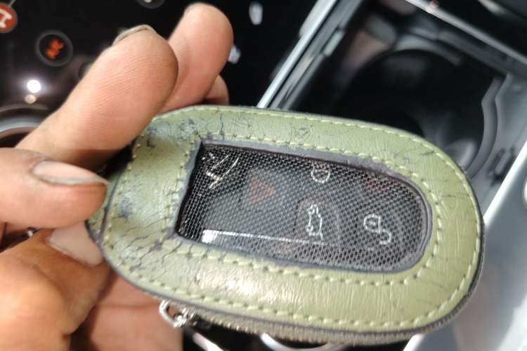 Used Land Rover Range Velar 2018 P250 S Vehicle Key