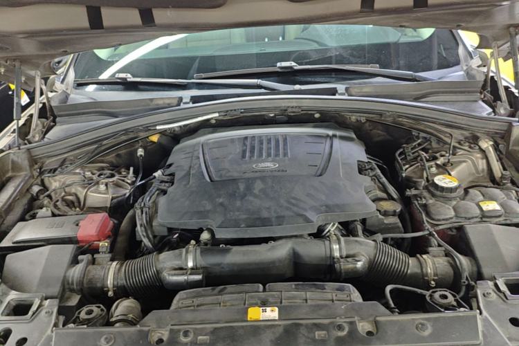 Used Land Rover Range Velar 2018 P380 S Engine Bay