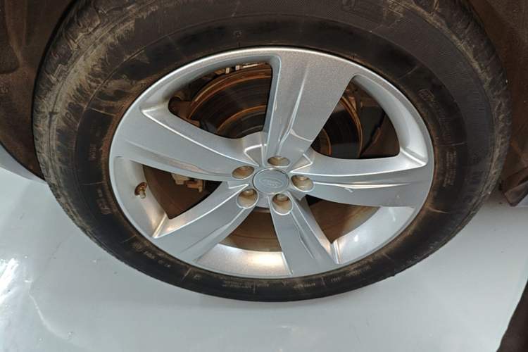 Used Land Rover Range Velar 2018 P380 S Right Rear Wheel Hub