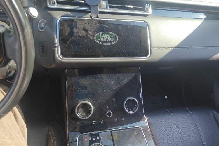 Used Land Rover Range Velar 2018 P380 S Audio And AC Panel