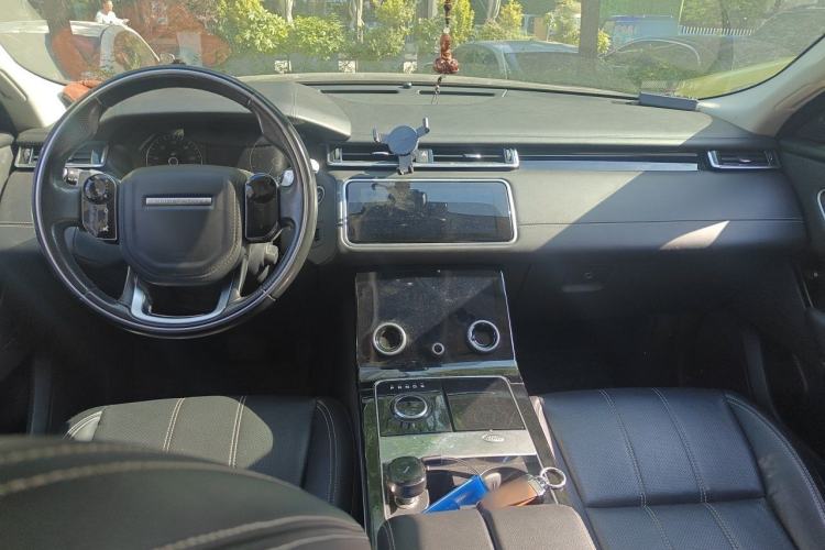 Used Land Rover Range Velar 2018 P380 S Center Console
