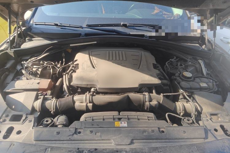 Used Land Rover Range Velar 2018 P380 S Engine Bay