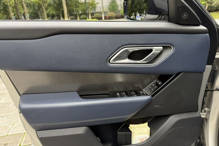 Used Land Rover Range Velar 2018 P250 S Interior 5