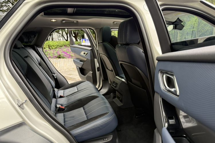 Used Land Rover Range Velar 2018 P250 S Interior 9