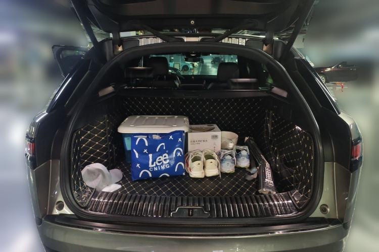 Used Land Rover Range Velar 2018 P300 S Trunk