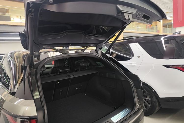 Used Land Rover Range Velar 2018 P380 R-DYNAMIC SE Trunk