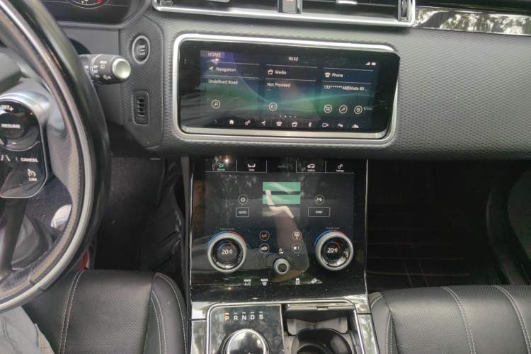 Used Land Rover Range Velar 2018 P380 R-DYNAMIC SE Audio And AC Panel