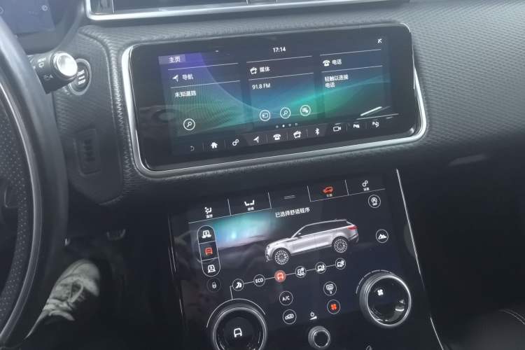Used Land Rover Range Velar 2018 P380 R-DYNAMIC SE Audio And AC Panel
