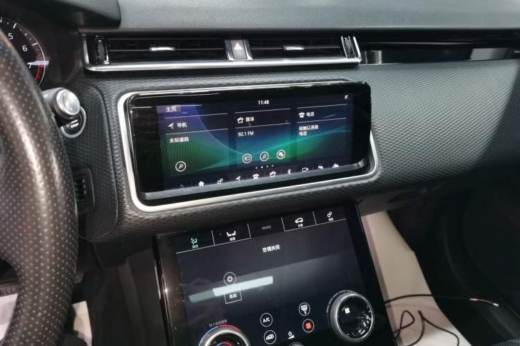 Used Land Rover Range Velar 2018 P250 S Audio And AC Panel