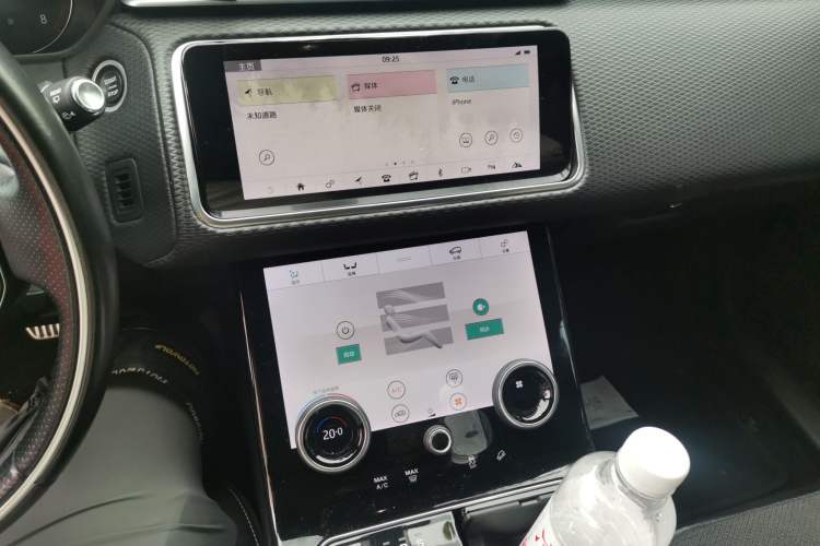 Used Land Rover Range Velar 2018 P300 R-DYNAMIC S Audio And AC Panel