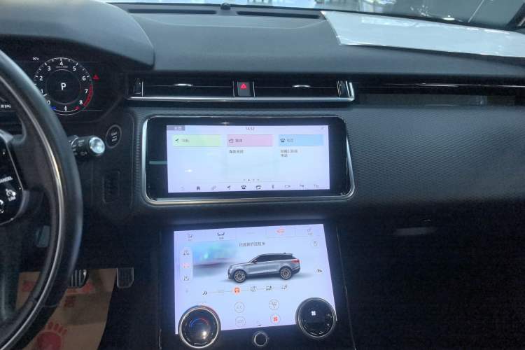 Used Land Rover Range Velar 2018 P380 R-DYNAMIC SE Audio And AC Panel