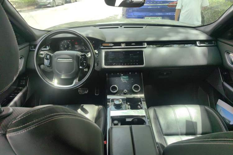 Used Land Rover Range Velar 2018 P380 R-DYNAMIC SE Center Console