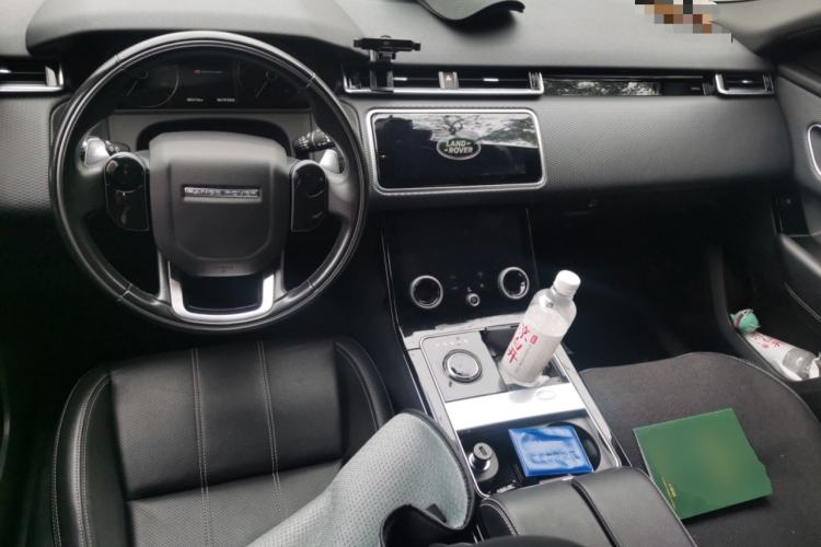 Used Land Rover Range Velar 2018 P300 R-DYNAMIC S Center Console