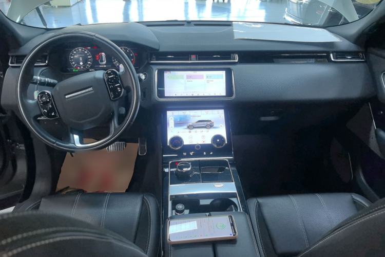 Used Land Rover Range Velar 2018 P380 R-DYNAMIC SE Center Console