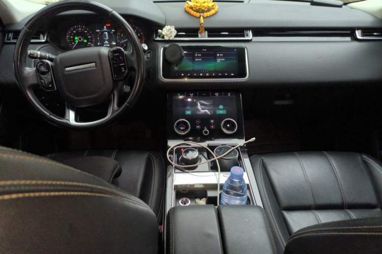 Used Land Rover Range Velar 2018 P250 S Center Console