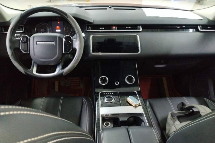 Used Land Rover Range Velar 2018 P380 S Center Console