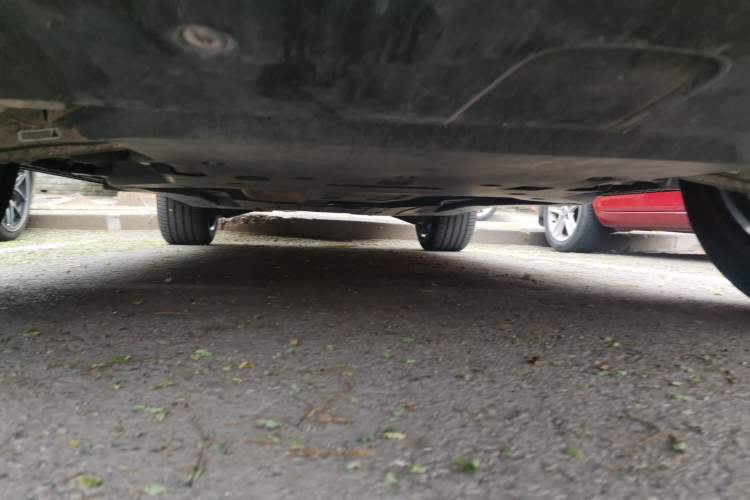 Used Land Rover Range Velar 2018 P300 R-DYNAMIC S Chassis Front