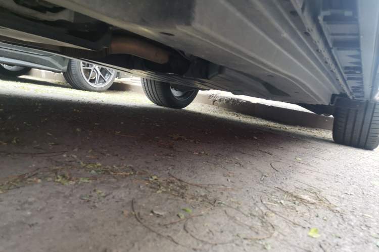 Used Land Rover Range Velar 2018 P300 R-DYNAMIC S Chassis Front Left