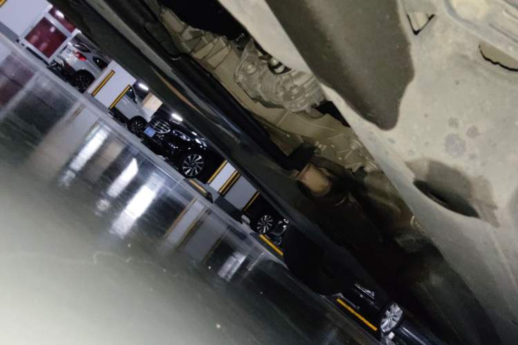 Used Land Rover Range Velar 2018 P300 R-DYNAMIC S Chassis Front Left