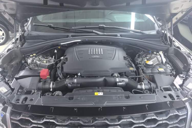 Used Land Rover Range Velar 2018 P380 R-DYNAMIC SE Engine Bay