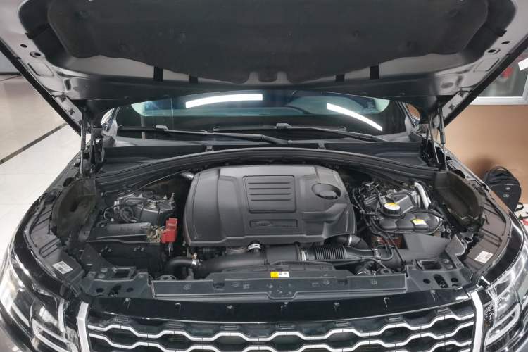 Used Land Rover Range Velar 2018 P250 S Engine Bay