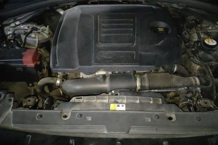 Used Land Rover Range Velar 2018 P300 R-DYNAMIC S Engine Bay