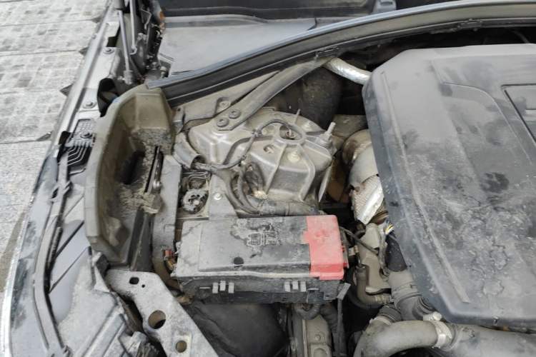 Used Land Rover Range Velar 2018 P300 S Engine Bay Right