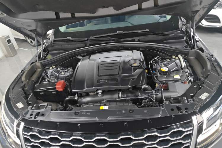 Used Land Rover Range Velar 2018 P250 S Engine Bay