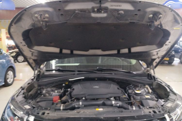 Used Land Rover Range Velar 2018 P380 S Engine Bay