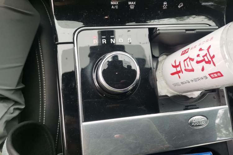 Used Land Rover Range Velar 2018 P300 R-DYNAMIC S Gear Lever