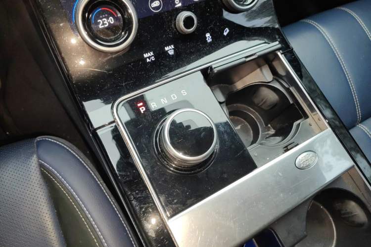 Used Land Rover Range Velar 2018 P300 S Gear Lever