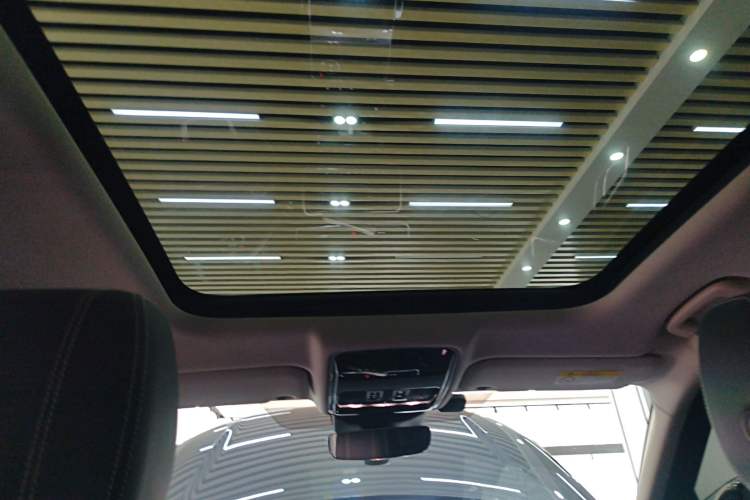Used Land Rover Range Velar 2018 P380 S Headliner