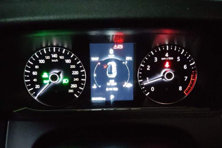 Used Land Rover Range Velar 2018 P300 R-DYNAMIC S Instrument Cluster