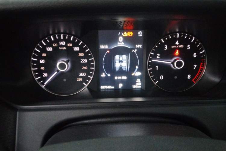 Used Land Rover Range Velar 2018 P380 S Instrument Cluster