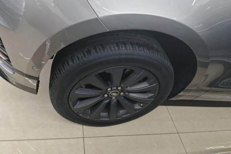 Used Land Rover Range Velar 2018 P380 R-DYNAMIC SE Left Front Wheel Hub