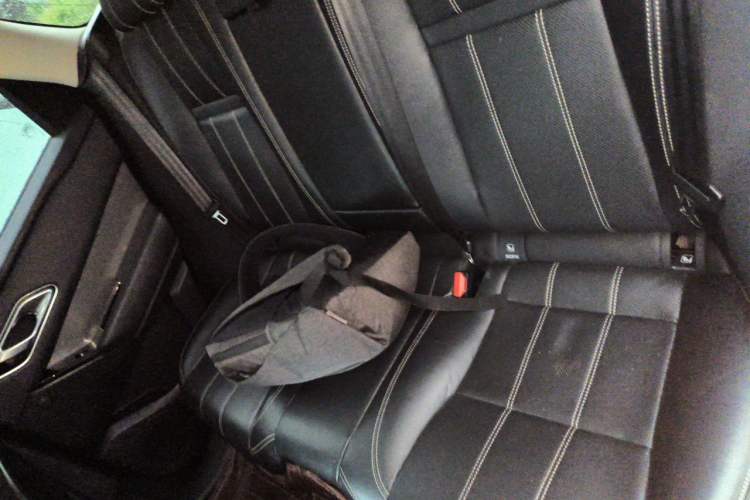Used Land Rover Range Velar 2018 P250 S Left Rear Seat