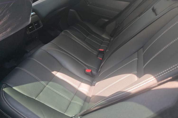 Used Land Rover Range Velar 2018 P380 S Left Rear Seat