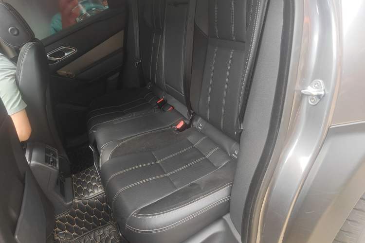 Used Land Rover Range Velar 2018 P250 S Left Rear Seat