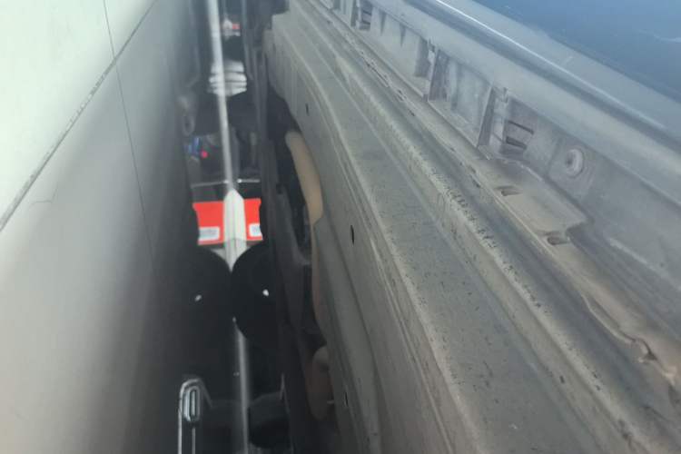 Used Land Rover Range Velar 2018 P380 R-DYNAMIC SE Left Side Sill
