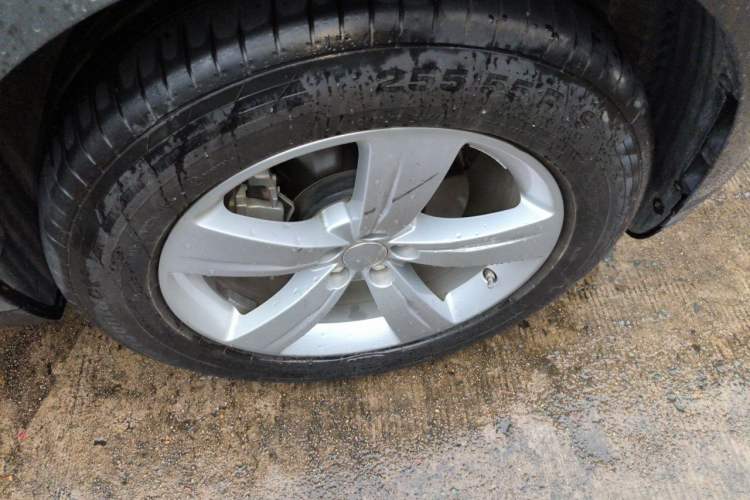 Used Land Rover Range Velar 2018 P250 S Right Front Wheel Hub