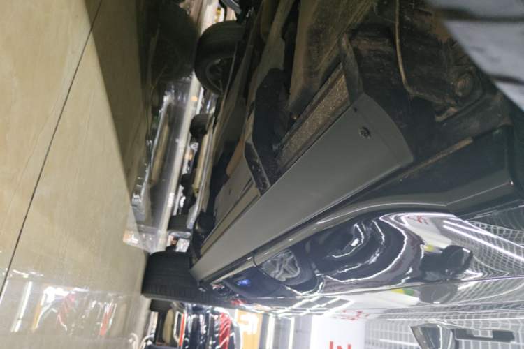 Used Land Rover Range Velar 2018 P380 R-DYNAMIC SE Right Side Sill
